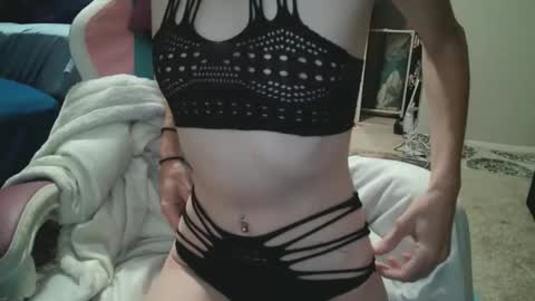 Snapshot of red_on_fire69 chatting on 11/24/25, 06:07 Red online show from 11/24/25, 06:07