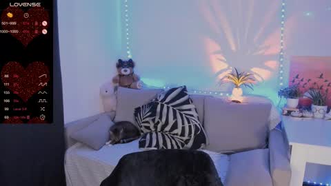 Mia online show from 02/10/25, 11:46