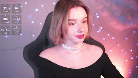 Snapshot of red_queeen chatting on 02/02/25, 05:48 QUEEN OF EVIL online show from 02/02/25, 05:48