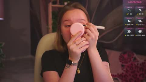 QUEEN OF EVIL online show from 10/04/25, 02:20