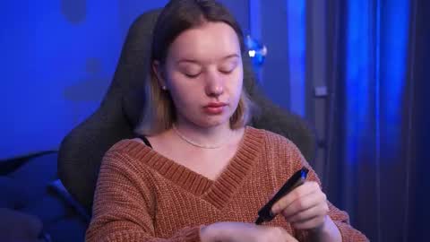 QUEEN OF EVIL online show from 10/19/25, 02:12