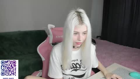 Erika online show from 11/29/25, 08:28