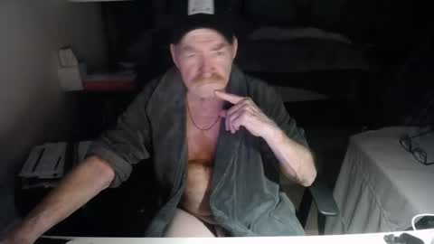 Red online show from 06/09/26, 07:42