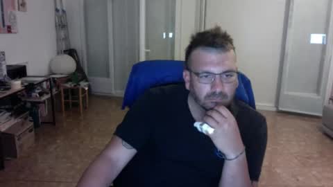Snapshot of redbonezzzz chatting on 05/06/26, 10:04 redbonezzzz online show from 05/06/26, 10:04