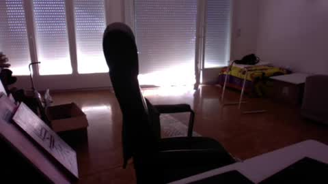 Snapshot of redbonezzzz chatting on 06/18/26, 04:00 redbonezzzz online show from 06/18/26, 04:00