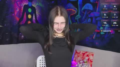 Snapshot of redbullvibe chatting on 10/31/25, 04:02 Mia online show from 10/31/25, 04:02