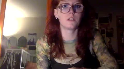 Snapshot of redcassie666 chatting on 02/14/26, 11:34 redcassie666 online show from 02/14/26, 11:34