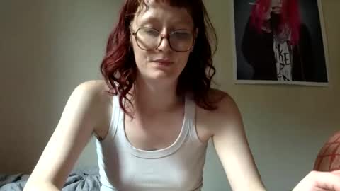 Snapshot of redcassie666 chatting on 05/02/26, 03:28 redcassie666 online show from 05/02/26, 03:28