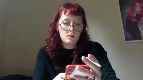 Snapshot of redcassie666 chatting on 05/19/26, 01:28 redcassie666 online show from 05/19/26, 01:28