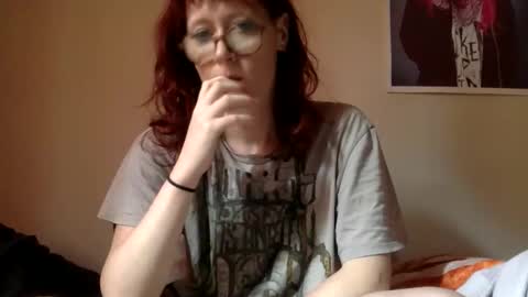 Snapshot of redcassie666 chatting on 06/03/26, 12:52 redcassie666 online show from 06/03/26, 12:52