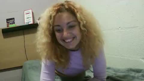 reddgirll online show from 01/01/25, 12:43