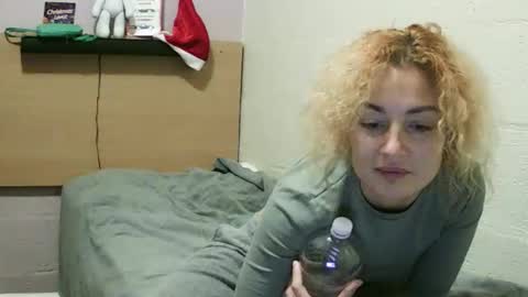 reddgirll online show from 01/02/25, 10:01