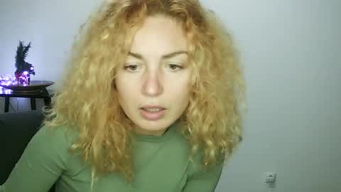 reddgirll online show from 01/19/25, 08:19