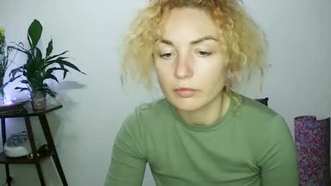 reddgirll online show from 01/25/25, 07:39