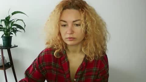 reddgirll online show from 02/01/25, 10:26