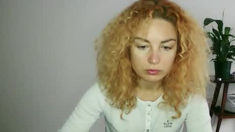 reddgirll online show from 02/04/25, 08:35