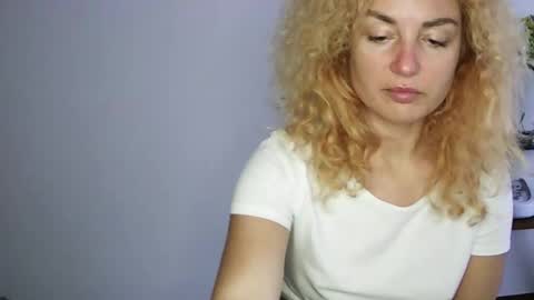 reddgirll online show from 02/07/25, 05:18