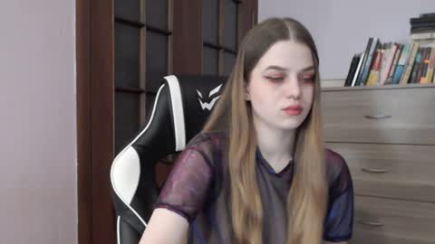 Lily online show from 12/03/24, 02:36