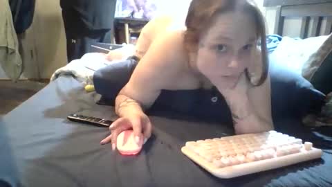 Snapshot of redheadslutwife8803 chatting on 02/08/26, 06:22 Lenae Redd online show from 02/08/26, 06:22