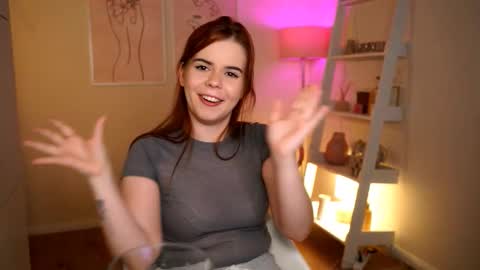 Snapshot of redhotlinee chatting on 10/07/25, 12:35 RedHotlinee online show from 10/07/25, 12:35