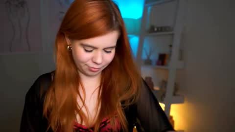 Snapshot of redhotlinee chatting on 10/26/25, 07:42 RedHotlinee online show from 10/26/25, 07:42