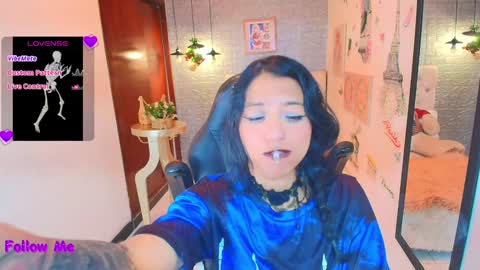 Lili Lopez online show from 01/11/25, 07:59