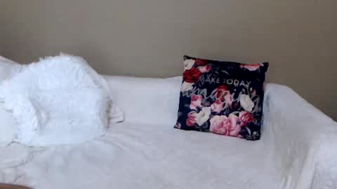izabell online show from 01/17/25, 01:24