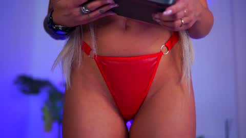 Lara online show from 07/28/26, 11:17