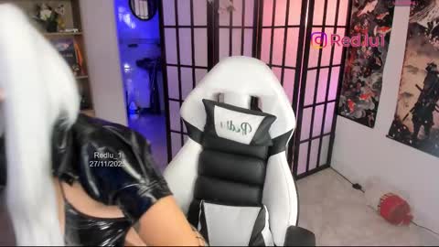 Snapshot of redlu_1 chatting on 11/28/25, 01:30 Lu Independiet model online show from 11/28/25, 01:30