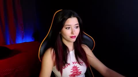 Snapshot of redmidnight_ chatting on 12/04/25, 08:39 Kiara online show from 12/04/25, 08:39