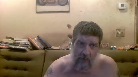 Snapshot of redmud3 chatting on 11/18/25, 07:57 redmud3 online show from 11/18/25, 07:57