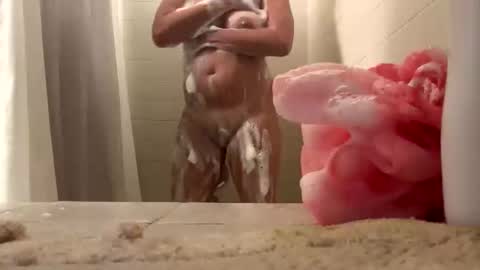 Red online show from 10/07/25, 02:42