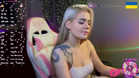 Snapshot of redvelveten chatting on 11/20/25, 06:02 Ronnie online show from 11/20/25, 06:02