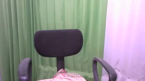 redwildrose19 online show from 05/20/26, 03:02