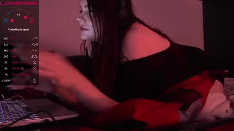 Snapshot of redyari chatting on 01/10/26, 01:18 Red online show from 01/10/26, 01:18