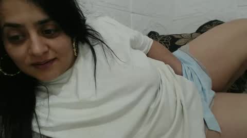 Snapshot of reeapassion chatting on 01/15/25, 11:30 Reea online show from 01/15/25, 11:30