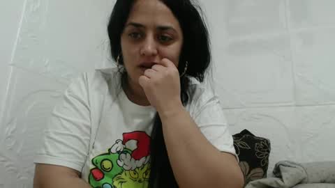 Snapshot of reeapassion chatting on 02/10/25, 12:30 Reea online show from 02/10/25, 12:30