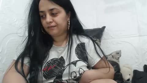 Snapshot of reeapassion chatting on 02/18/25, 10:03 Reea online show from 02/18/25, 10:03