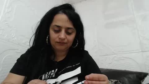 Snapshot of reeapassion chatting on 02/23/25, 12:41 Reea online show from 02/23/25, 12:41