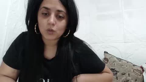 Snapshot of reeapassion chatting on 10/13/25, 06:19 Reea online show from 10/13/25, 06:19