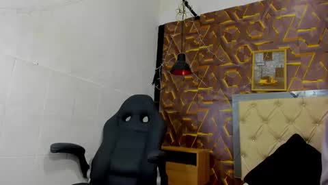 Snapshot of reed_kitty chatting on 12/14/25, 01:38 reed_kitty online show from 12/14/25, 01:38