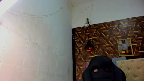 Snapshot of reed_kitty chatting on 12/17/25, 01:28 reed_kitty online show from 12/17/25, 01:28