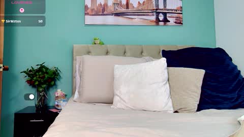 Snapshot of reese_yanella chatting on 10/23/25, 06:50 Yanella online show from 10/23/25, 06:50