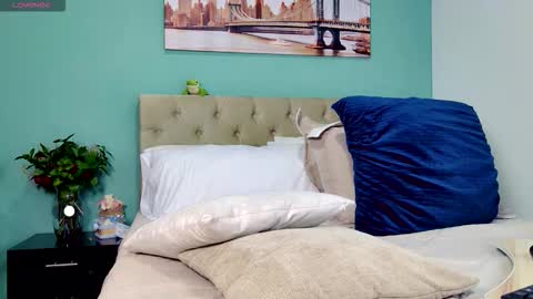 Snapshot of reese_yanella chatting on 10/24/25, 09:00 Yanella online show from 10/24/25, 09:00