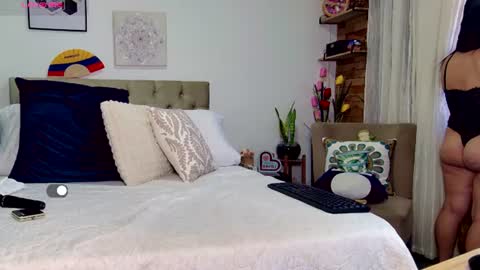 Yanella online show from 07/21/26, 07:05