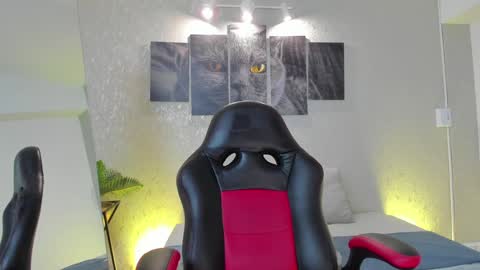 Snapshot of regan_pearson chatting on 12/15/24, 09:20 Regan online show from 12/15/24, 09:20