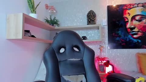 Snapshot of regan_pearson chatting on 12/17/24, 07:29 Regan online show from 12/17/24, 07:29