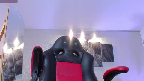 Snapshot of regan_pearson chatting on 12/30/24, 08:21 Regan online show from 12/30/24, 08:21