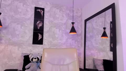 Snapshot of regan_pearson chatting on 02/24/25, 03:23 Regan online show from 02/24/25, 03:23