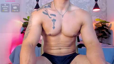 Snapshot of regan_pearson chatting on 10/12/25, 01:04 Regan online show from 10/12/25, 01:04